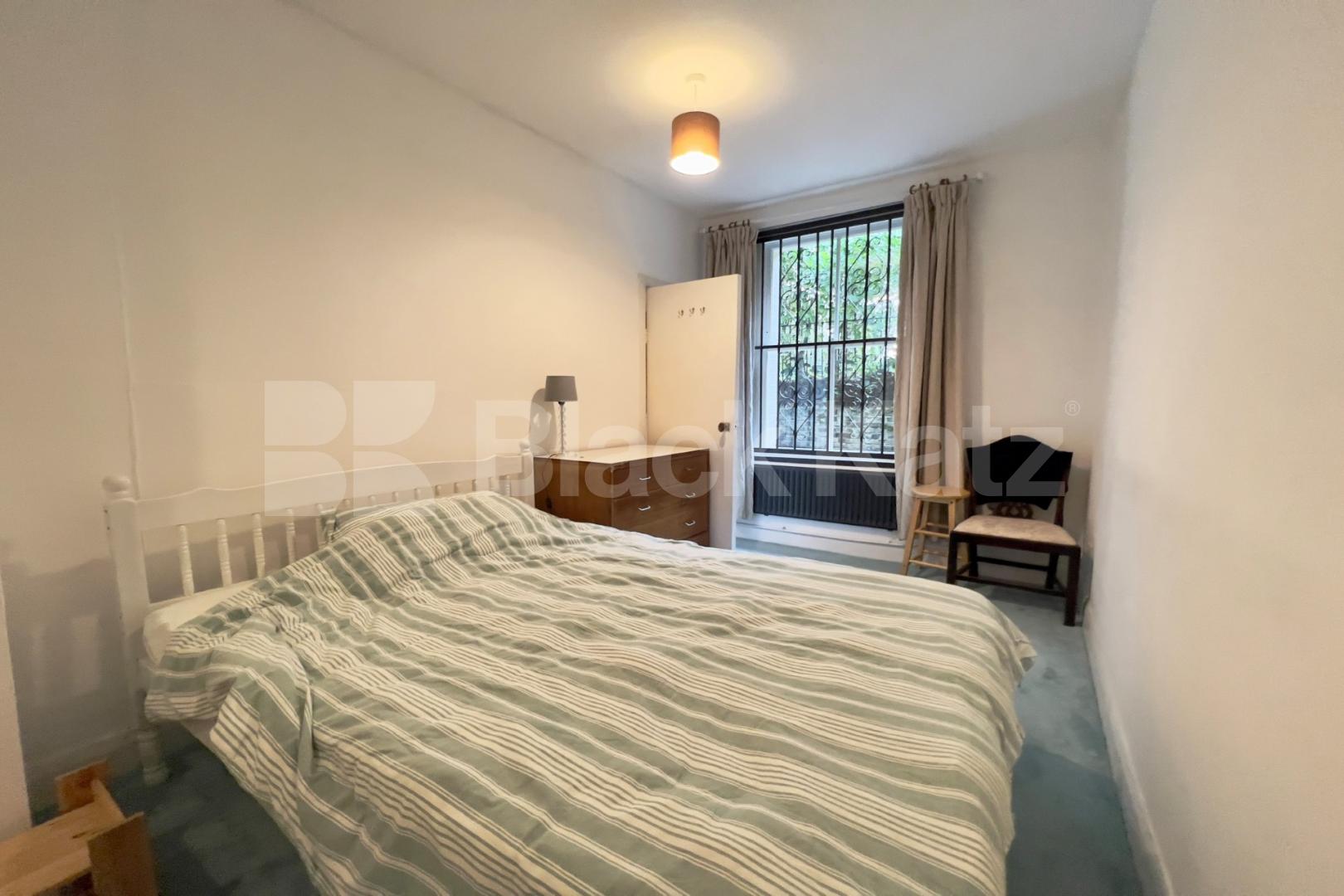 Superbly located between Borough Station and Elephant and Castle Station Bath Terrace, Borough